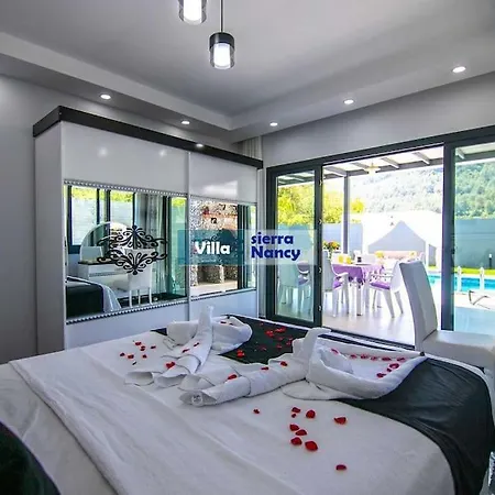 Tam Korunakli 'kayakoey' Villa Fethiye