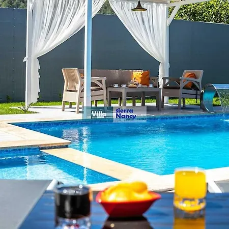 Tam Korunakli 'kayakoey' Villa Fethiye